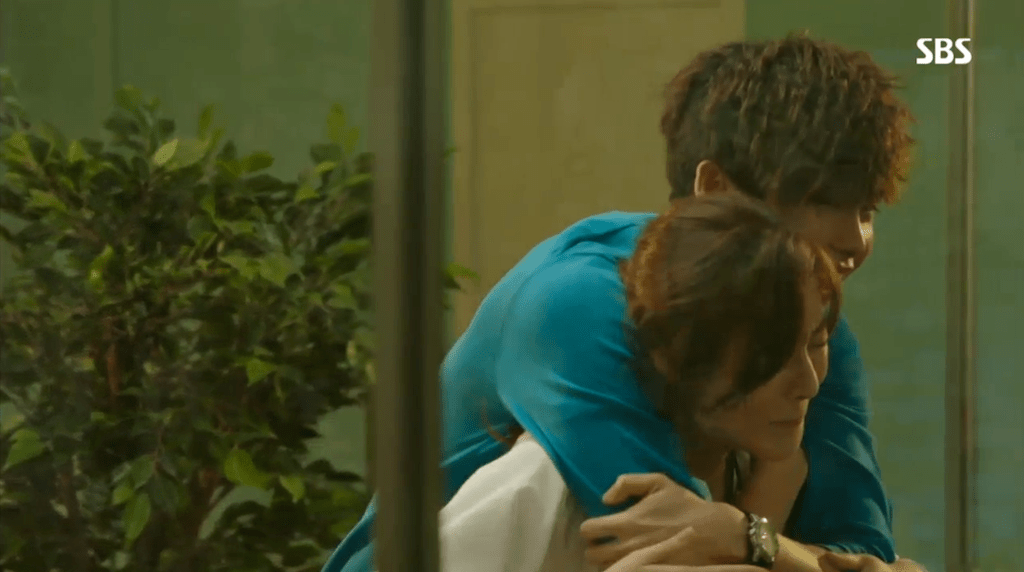Back Hug Hoon and Soo Hyun